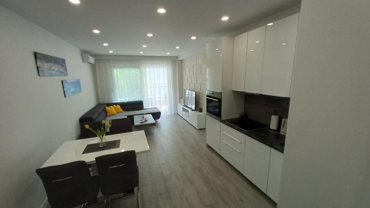 Lux Apartman Antonija Makarska Exterior foto